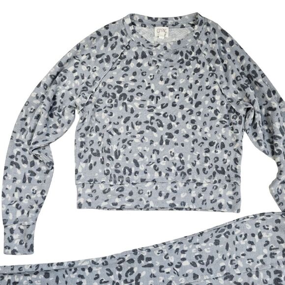 Cozie by Pink Rose Gray Crew Neck Shirt and Pants Leopard Print Set Size XS - Picture 4 of 5